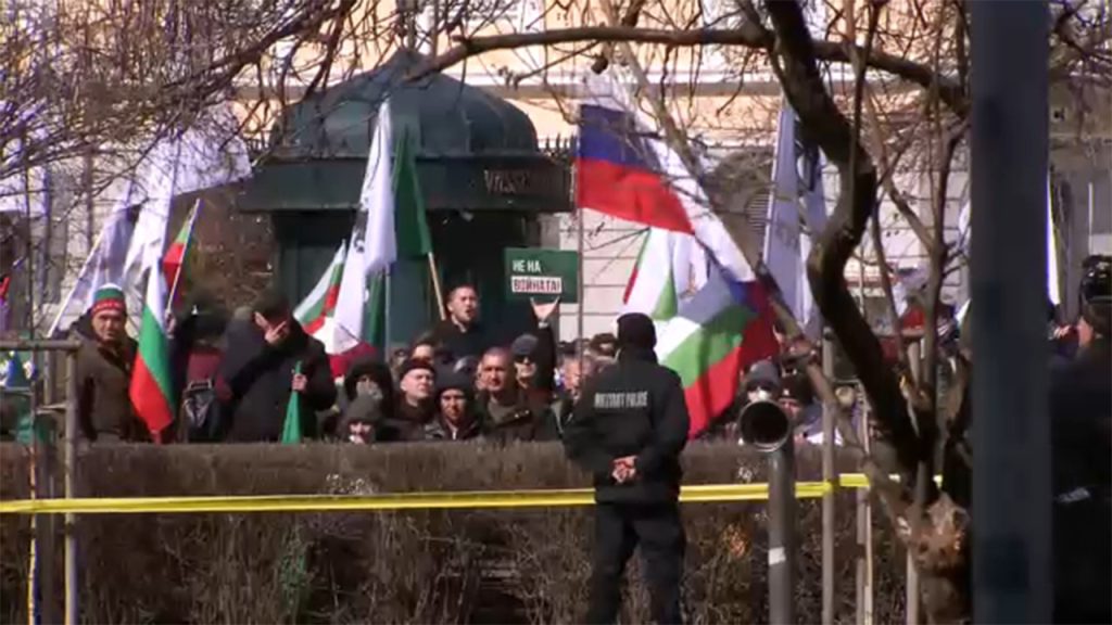 米国国防長官の間に抗議するブルガリア人。 オースティン訪問、首相はウクライナの軍事援助はないと言います