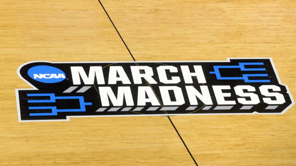 2022 NCAA ARCH：日曜日の選択された更新、マーチマッドネスアーチ、NCAAチャンピオンシップバスケットボールコート