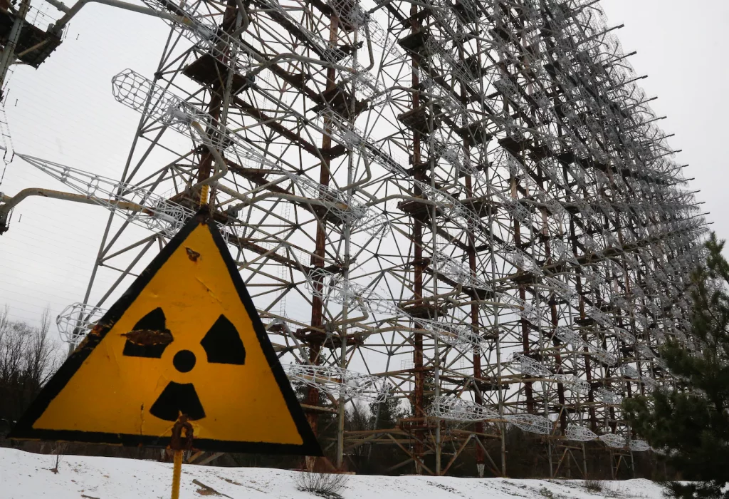 オペレーターは、チェルノブイリ発電所が電力網から切り離されていると言います