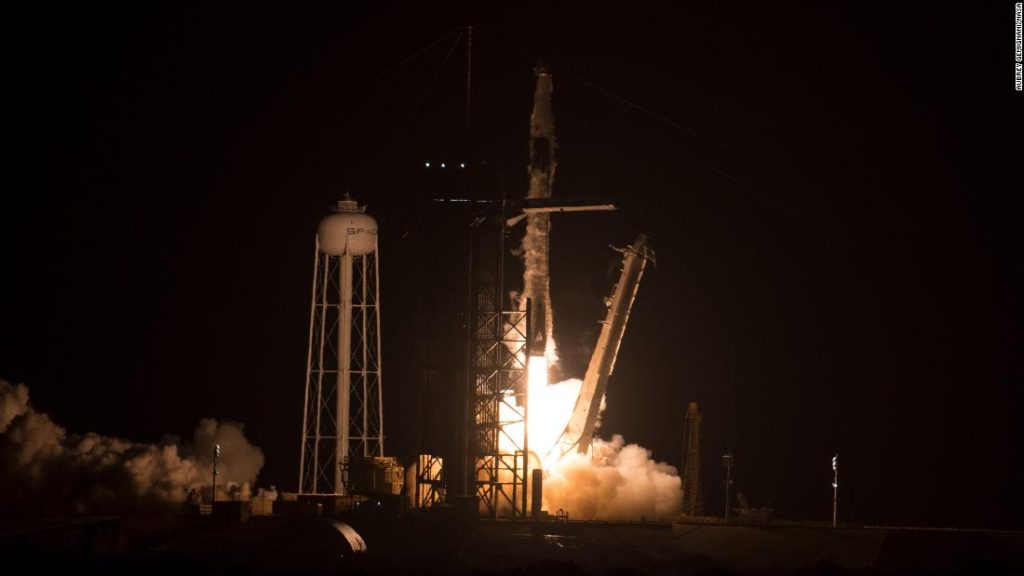 SpaceXは別の歴史的な宇宙飛行士ミッションを開始します