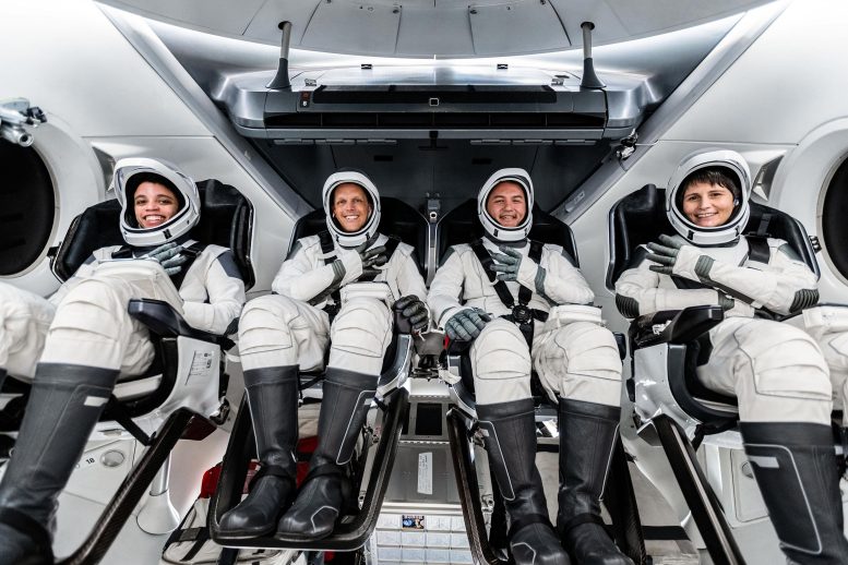 NASASpaceXクルー-4人の宇宙飛行士