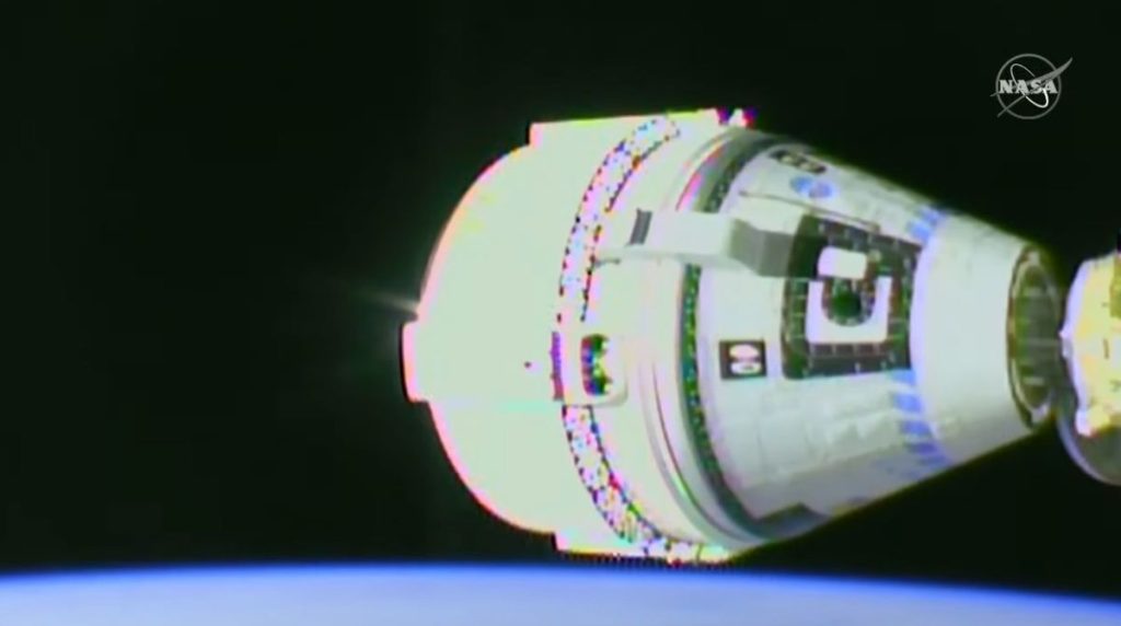 ボーイングスターライナーが初めて国際宇宙ステーションにドッキング