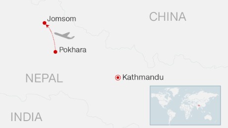 飛行機は19分の飛行中にネパールで途中で墜落しました。  23死を恐れる 