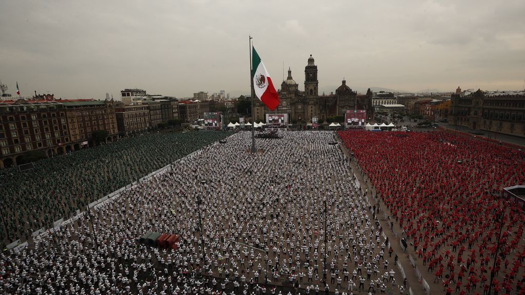 メキシコシティは14,299のグループボクシングセッションに参加した後、世界記録を樹立しました