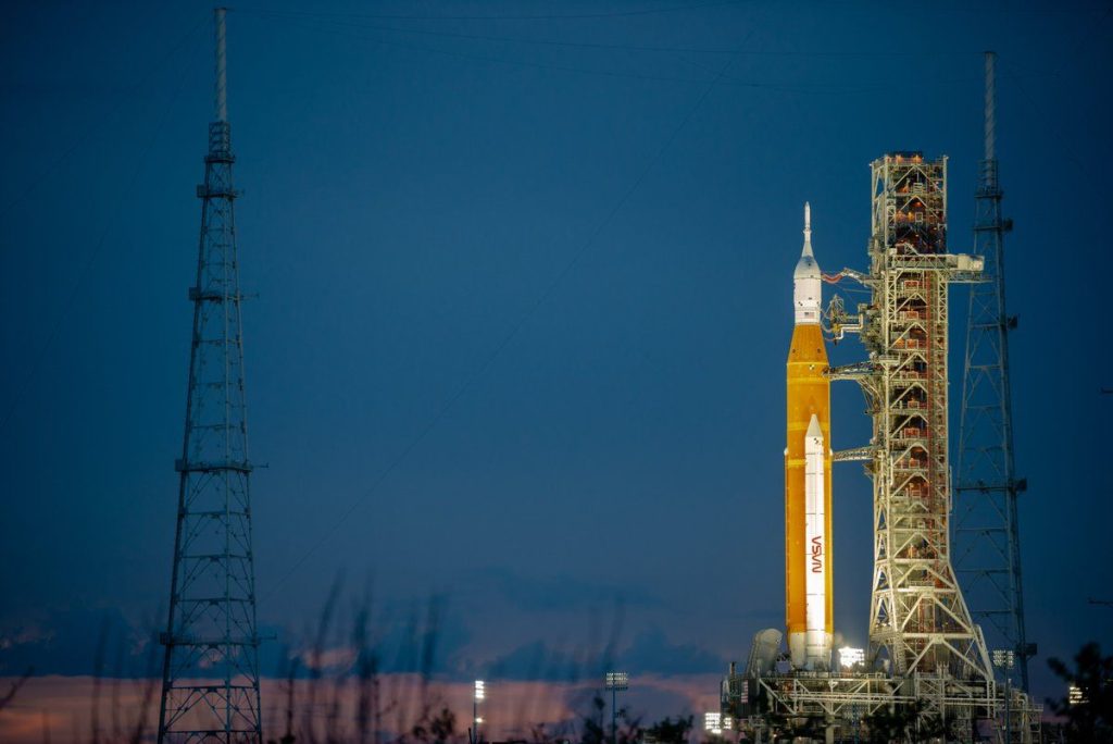 NASAは発射台から月にアルテミス1号のミッションを発射します（写真）