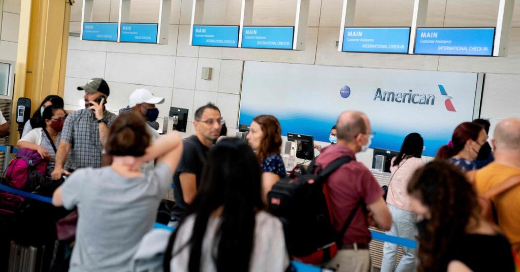 7月4日に旅行が開始されるため、何千ものフライトが遅延またはキャンセルされました