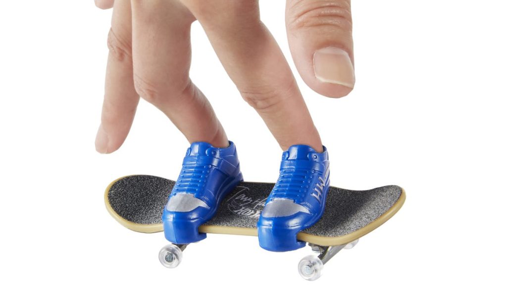 TonyHawkとHotWheelsが協力してTechDeckに挑戦