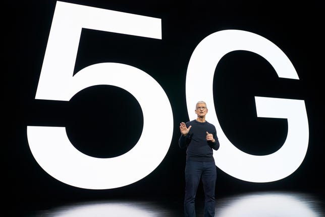 ティム・クックがApple初の5G対応iPhoneを発表