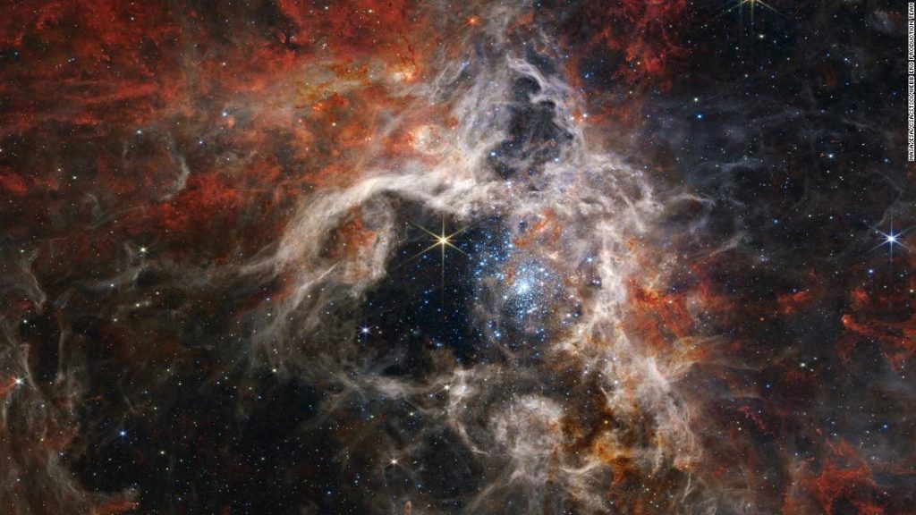 タランチュラ星雲の画像は、NASA の Webb 宇宙望遠鏡によって撮影されました。