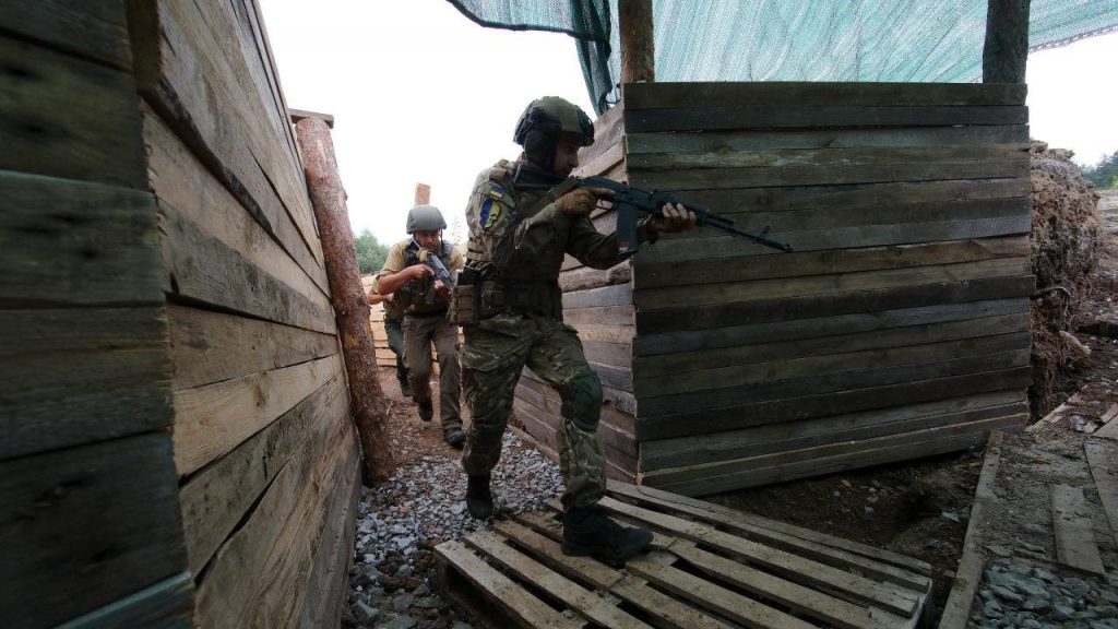 ウクライナ軍がドネツクに進軍、ロシアは勝つために「不可欠」とみなす領土をめぐって戦う：英国の諜報機関