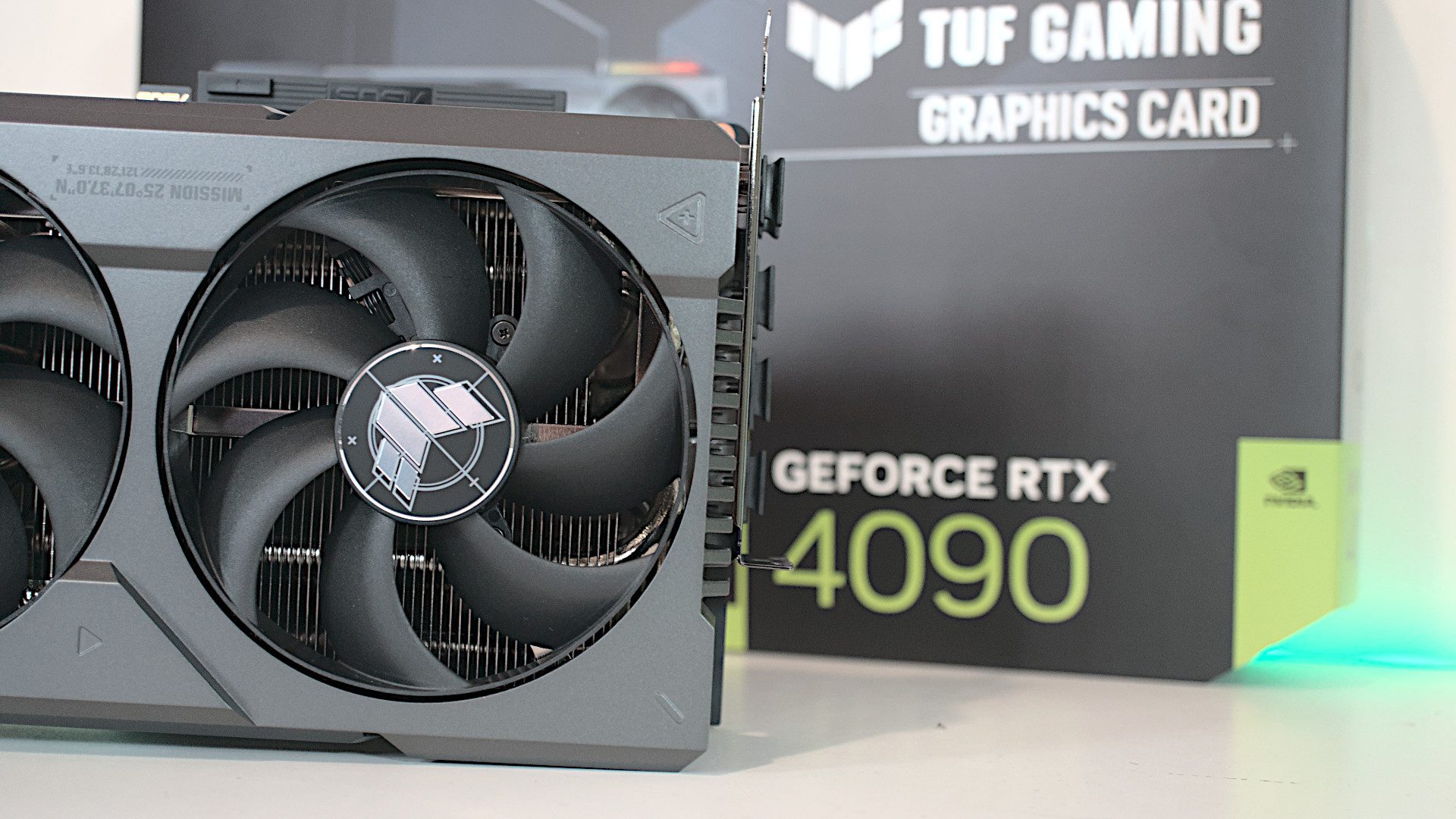 ASUS TUF Gaming RTX 4090 OC エディション