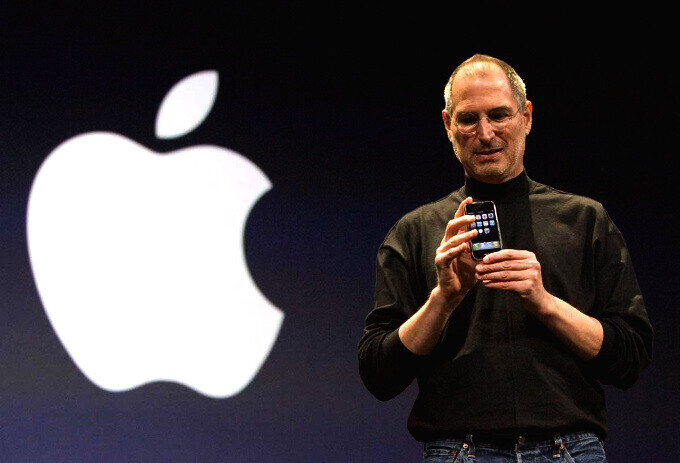 2007 年に iPhone を発表したスティーブ ジョブズは、今日 11 年前に亡くなりました - 今日はスティーブ ジョブズの死の 11 周年です