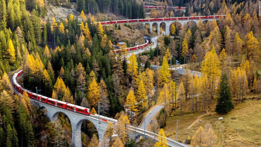スイスが 2 キロの列車を作った理由