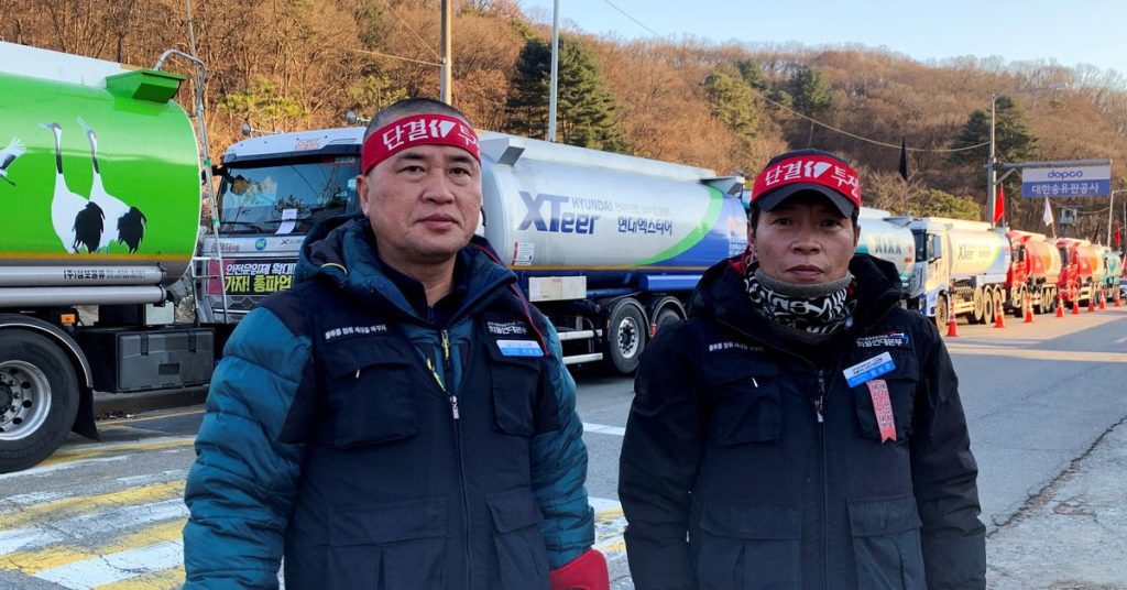 「私たちはあなたの敵ではない」と最低賃金を守るためにストライキ中の韓国のトラック運転手は語った