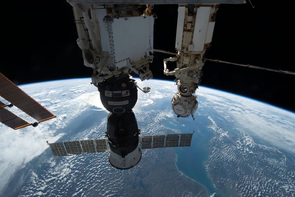 宇宙ステーションのソユーズ宇宙船リークのインパルステスト-米国の船外活動は延期されました