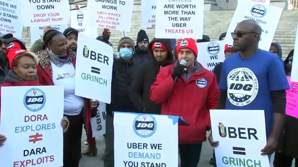 旅行者への警告: 会社がハイキングを阻止した後、Uber の運転手は月曜日にストライキを行います